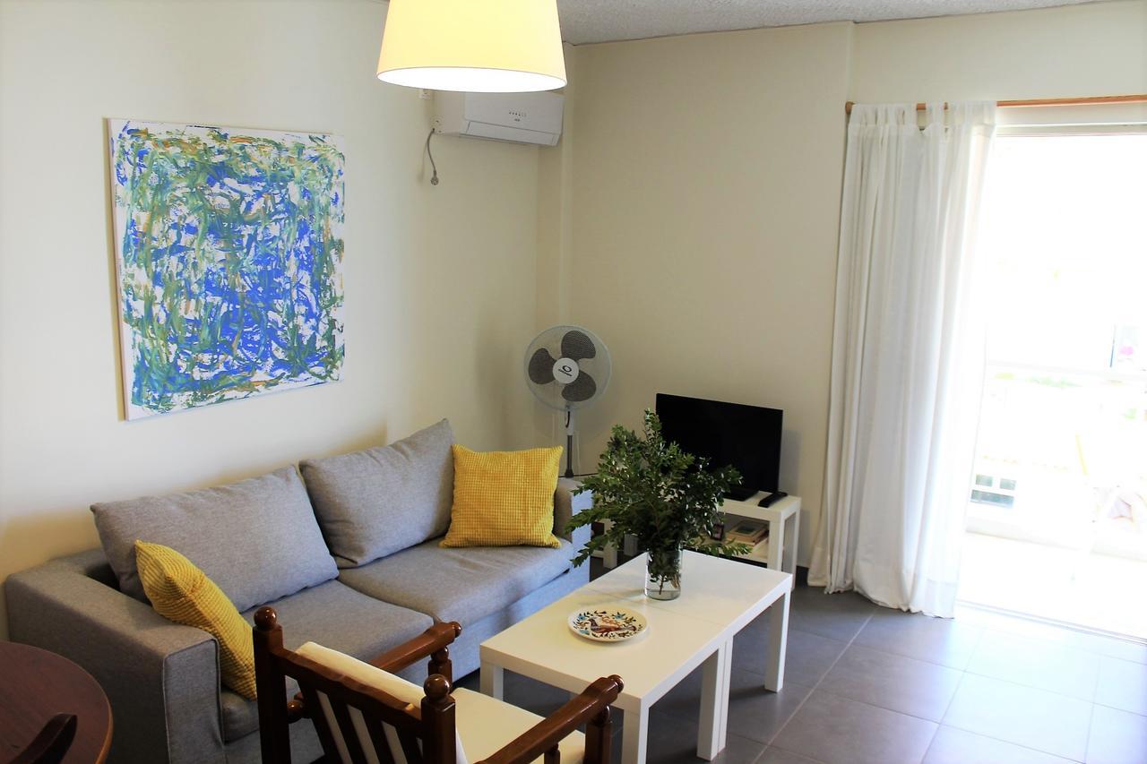 Apartment Sea View In Front Of The Beach Of Agia Marina Porto Rafti Exterior photo